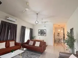 KLIA Transit ARA Homestay Sepang, 4Br 8pax cozy Semi D Self Check In