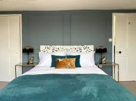 Harbour views, private bathroom, iconic Cliftonwood