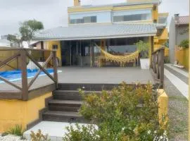 Casa amarela