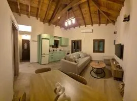Geitonia Apartments, Smaragda Apartment