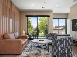 The LUX at Craftsman - Old Town Penthouse 1