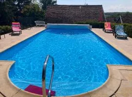 Maison ancienne rénovée avec piscine, à Brotte-lès-Ray - FR-1-583-454