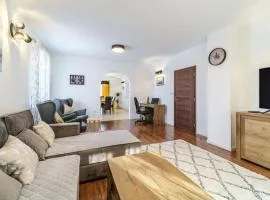 Three Bedroom Apartment with Sea View and Terrace