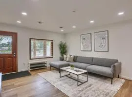 Stylish & Accessible 5BD Home in Cranberry, Pittsburgh