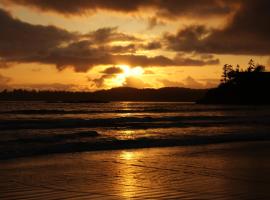 Mackenzie Beach Resort, glamping en Tofino