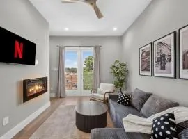 Stylish 2-Story Dual Suite Near Downtown FW