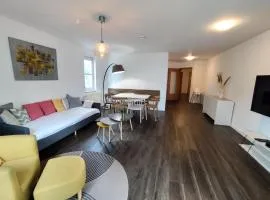 85qm, 4 bedroom, parking, King-Bed, Wifi, Netflix