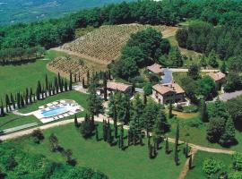 Sassi Bianchi, hotel with pools in Sensano