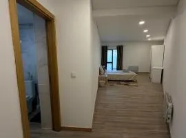 Quarto privado com banheiro no centro de Viseu