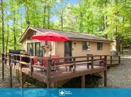 Hot Tub Fire Pit Deck Grill w Resort Amenities