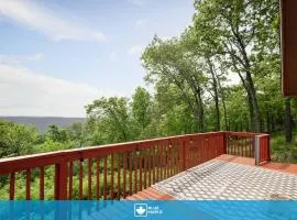 Stunning Mountain Views w Deck & Grill on 5 Acres!