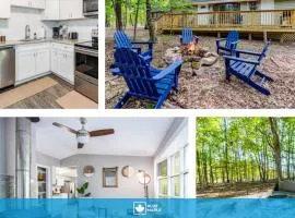 Cozy & Modern w Hot Tub, Fire Pit, Grill & Pond