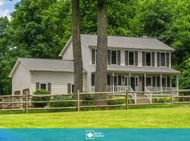 Mountain Views w Hot Tub 95 TV & Trail Access