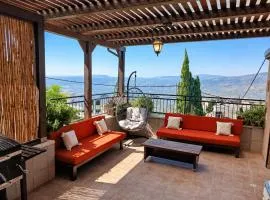 Art & View Family Jacuzzi Suite with Balcony