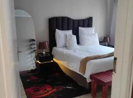 Luxury Boutique Apartment Near Wonderboom Airport & Mall