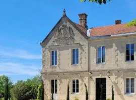 Château Bernon Gite 15 Personnes - piscine et SPA