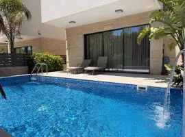 Villa "Imperial 2" with pool - 3 bedroom near mall