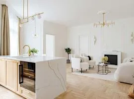 Luxe 2BR Home By Dohany Synagogue-Lovely View