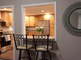 Bright & Cozy Woodland Home In Foxborough
