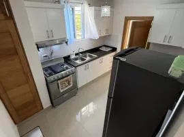2BR Apt Near HOMS Airport w Parking w WiFi