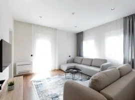 Lumora Living Spacious Apartment Free WiFi
