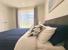 Private2-Bedroom Guest Suite on a Lifestyle Property