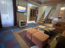 Homestay HUMAIRA DIENG villa full house 3 kamar,6 bed,dapur,ruang tamu,balkon,parkir,wifi
