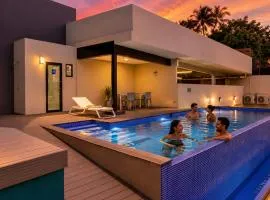 Estudio con piscina cerca de Estadio Cuscatlán y vista a volcán de San Salvador