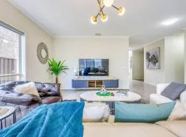 Spacious Villa 7BRM 5-bathroom House Point Cook Double Storey