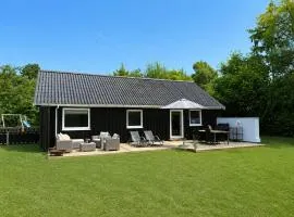 Lovely Cottage Close To Beach And Forest
