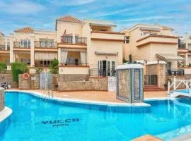 Benny Fañabé - 2 Bed and Loft Apartment, AC, Pool & Parking