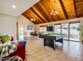 StayAU Tranquil 4BR Lakeside Retreat in Seabrook