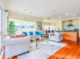 StayAU Spacious Home BBQ&Backyard Pet-friendly