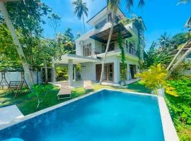 Villa White Homes
