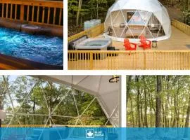 Glamping dome w hot tub & fire pit