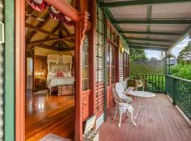 StayAU Ironbark Cottage Romantic Retreat Dandenong