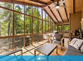 Cozy Cottage w Enclosed Porch Fireplace & Grill