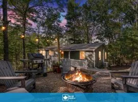 Cabin w fire pit & grill near Devils Nose Trail
