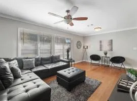Atlanta Family Retreat Stylish 4BR Sleeps 8