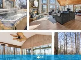 Cabin w hot tub, fire pit & deck