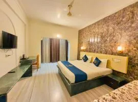 HOTEL RAAJMAHAL 966o9o1oo6 WITH ROOFTOP BEACH BAR and AESTHETIC RESTRO By SK