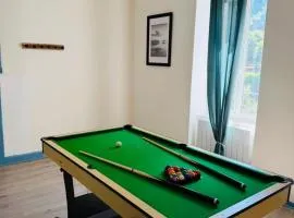 Appart cosy avec billard, à Bort