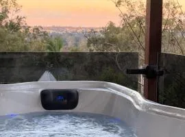 Romantic Spa Retreat Private Sauna & Hot Tub