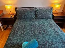 Double room with shared bathroom
