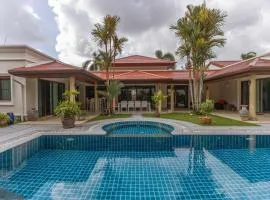 Luxury 4BR Villa 5 Private Pool Jacuzzi