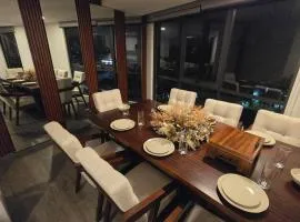 Beautiful apartment overlooking the Alameda
