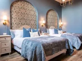 Hollyhock Suite 506