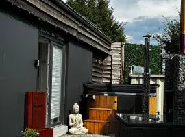 Relax Trois Bornes - De Grenspost