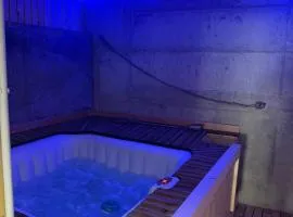 Gite de groupe lacs et forêt du jura - SPA et Sauna Privatif - Orgelet
