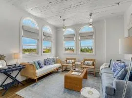 Penthouse Paradise on Palm Beach Island